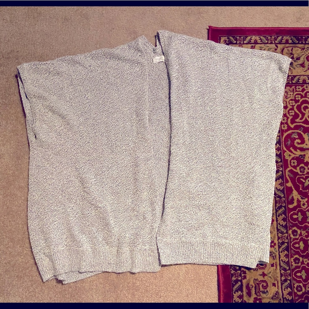 aritzia community ionic cape size xs s short sleeve sweater cardigan